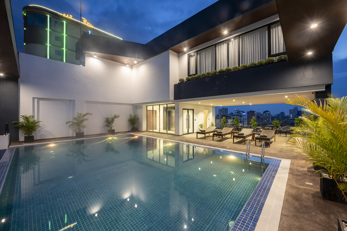 3 Bedroom Apartment for Rent in BKK3 with gym-pool