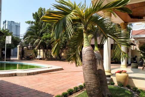 Five Bedrooms Villa in the Residential Area for rent in Toul Kork (4)