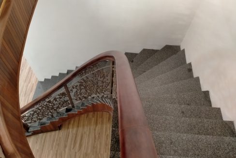 Five Bedrooms Villa in the Residential Area for rent in Toul Kork (8)