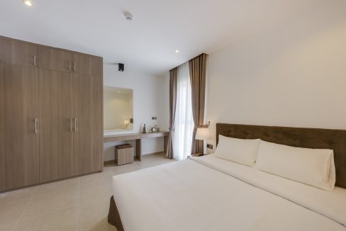 Gym & Swimming pool 3 bedrooms Apartment for Rent in BKK2 (12)