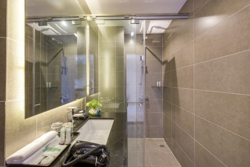 Gym & Swimming pool 3 bedrooms Apartment for Rent in BKK2 (18)
