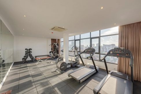 Gym & Swimming pool 3 bedrooms Apartment for Rent in BKK2 (2)