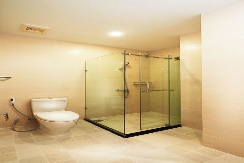 Service Apartment for Rent with Pool and Gym Near Independence Monument (4)