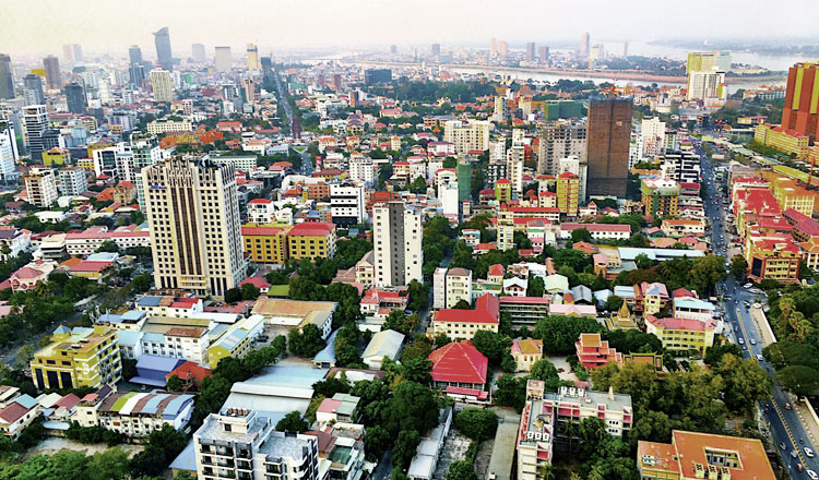 The Ministry of Economy and Finance has warned property projects that have not obtained a proper licence will face legal action. It is also alerting people to the possibility of buying such properties.