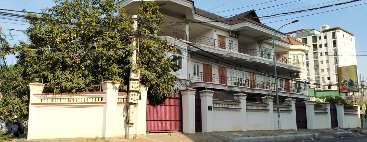 Corner Building for Sale in Toul Kork, Near Indradevi High School (2)