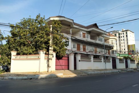 Corner Building for Sale in Toul Kork, Near Indradevi High School (2)