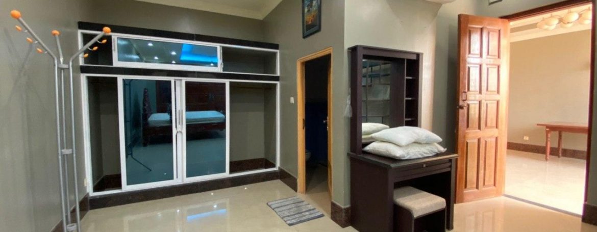 Corner Villa for Sale in Preak Ang (10)