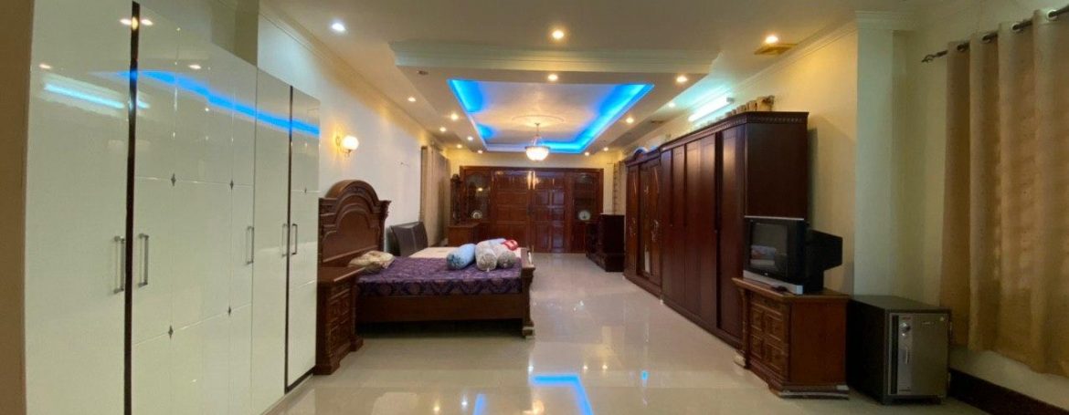 Corner Villa for Sale in Preak Ang (12)