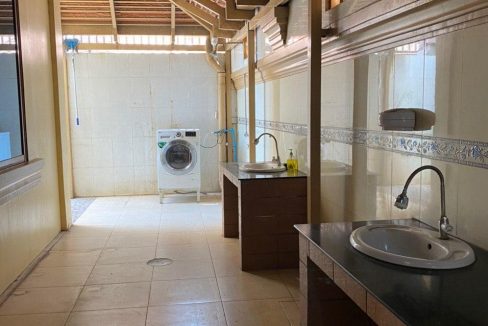 Corner Villa for Sale in Preak Ang (16)