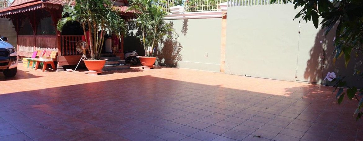Corner Villa for Sale in Preak Ang (2)
