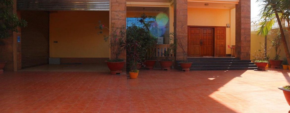 Corner Villa for Sale in Preak Ang (3)