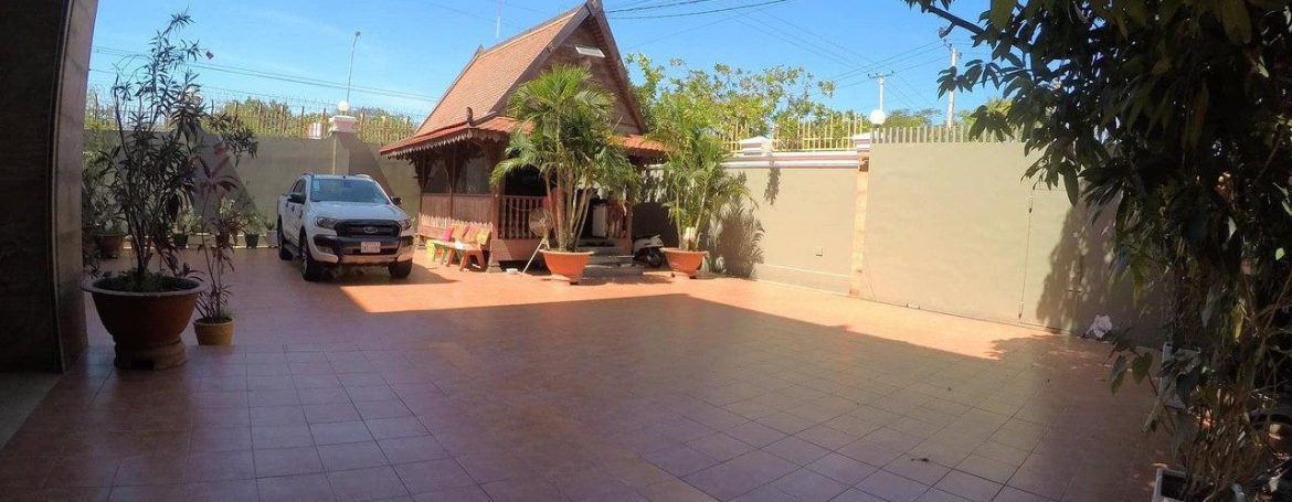 Corner Villa for Sale in Preak Ang (5)