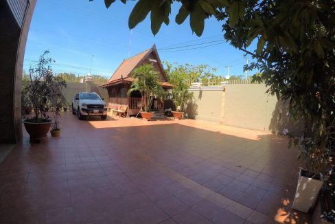 Corner Villa for Sale in Preak Ang (5)