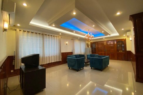 Corner Villa for Sale in Preak Ang (8)