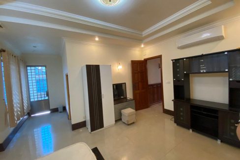 Corner Villa for Sale in Preak Ang (9)