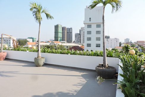 Six Bedrooms Building for Rent in Tonle Bassac Near BKK1 Market (18)