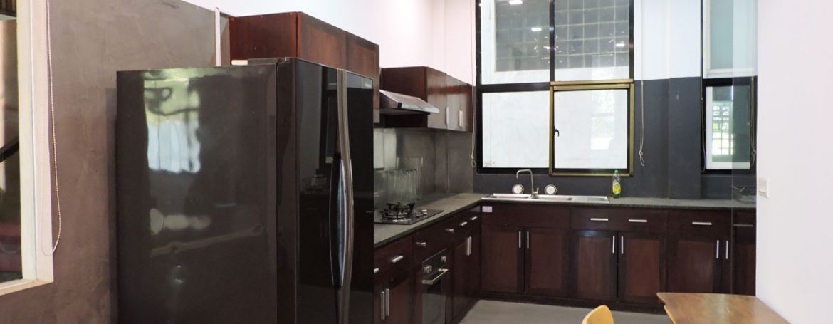 Six Bedrooms Building for Rent in Tonle Bassac Near BKK1 Market (2)