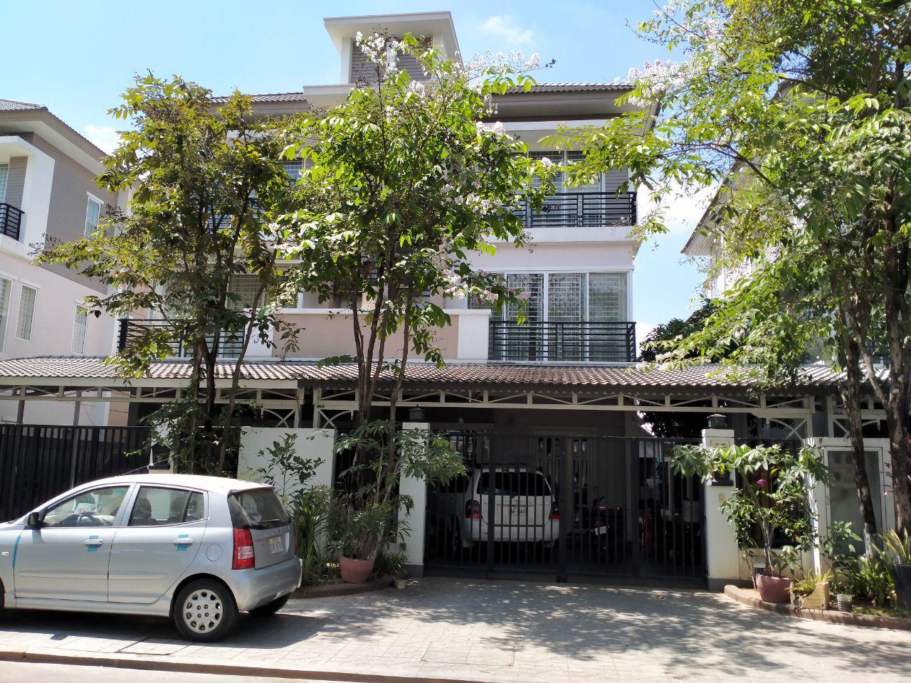 Twin Villa for Sale in Borey Peng Huoth along National Road 1 (1)