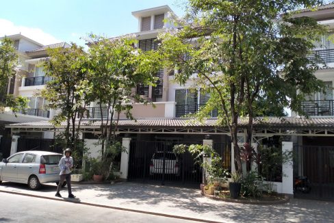 Twin Villa for Sale in Borey Peng Huoth along National Road 1 (2)