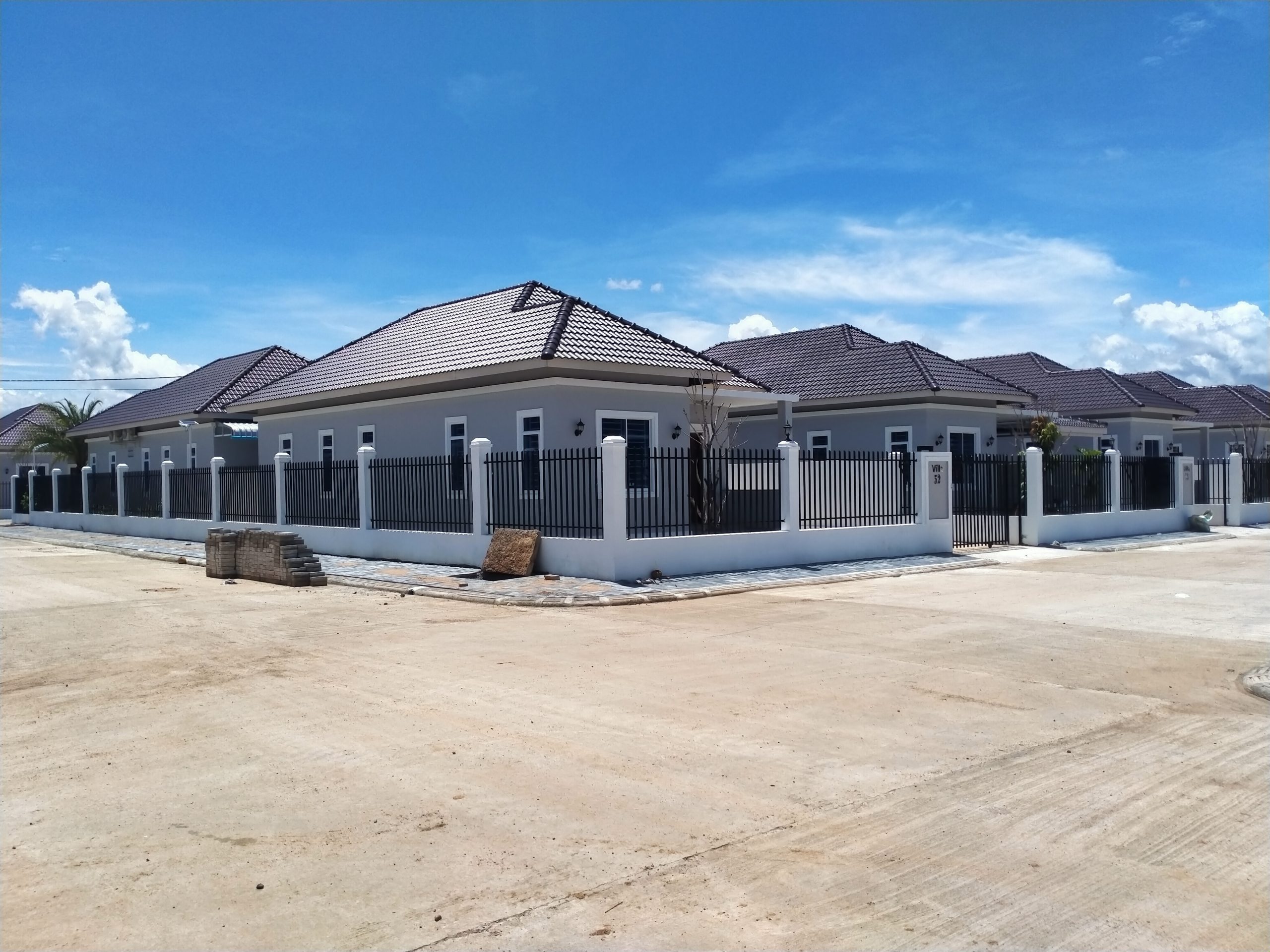 Brand New 3 Bedrooms Villa for Sale in Battambang (1)