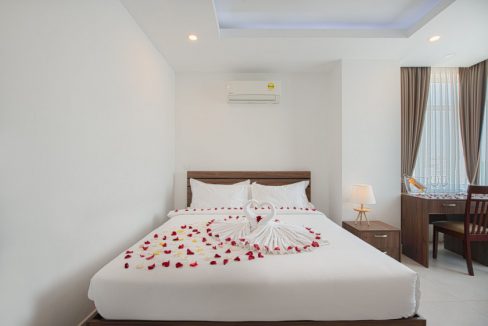 Gym and Pool Two Bedrooms Apartment for Rent in Toul Tom Pung I (4)