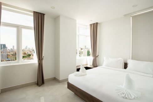 Gym and Pool Two Bedrooms Apartment for Rent in Toul Tom Pung I (5)