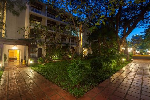 Gym and pool Two bedrooms Apartment for Rent in BKK1 (5)