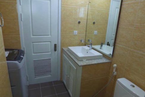 Nice Two Bedrooms Apartment for Rent in Boeng Trabaek (6)