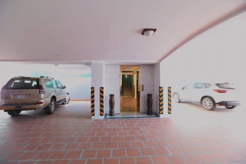 Nice Two Bedrooms Apartment for Rent in Boeng Trabaek (9)
