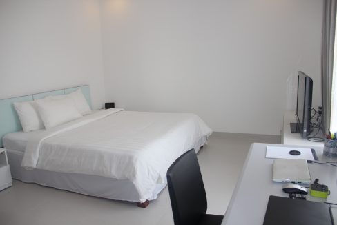 Swimming Pool and Gym Two Bedrooms Apartment for Rent in BKK1 (19)