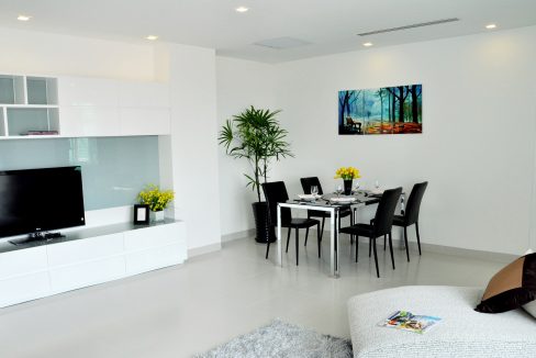 Swimming Pool and Gym Two Bedrooms Apartment for Rent in BKK1 (21)