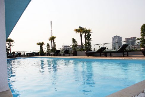 Swimming Pool and Gym Two Bedrooms Apartment for Rent in BKK1 (3)