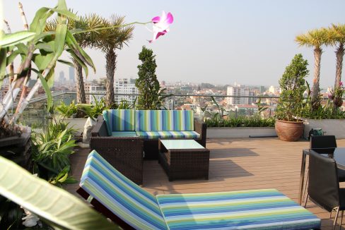 Swimming Pool and Gym Two Bedrooms Apartment for Rent in BKK1 (7)