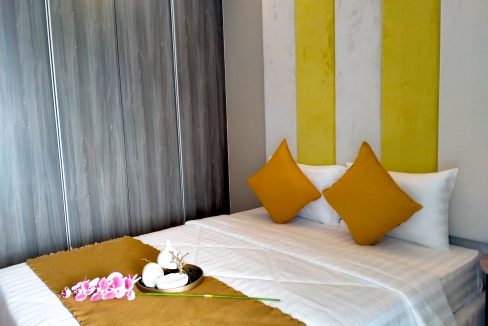 Three Bedrooms Luxury Condo for Sale in Tonle Bassac (11)