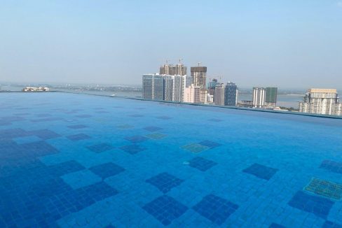 Three Bedrooms Luxury Condo for Sale in Tonle Bassac (14)