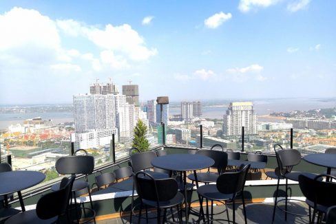 Three Bedrooms Luxury Condo for Sale in Tonle Bassac (22)