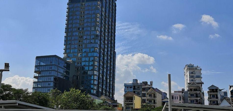 Three Bedrooms Luxury Condo for Sale in Tonle Bassac (26)