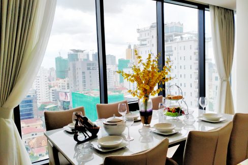 Three Bedrooms Luxury Condo for Sale in Tonle Bassac (5)