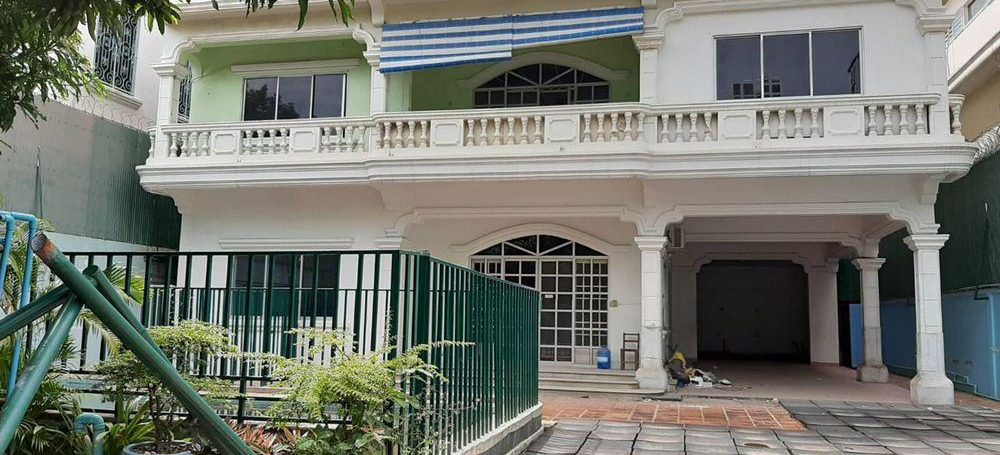 Good Location Villa in BKK1 for Rent is available now (1)