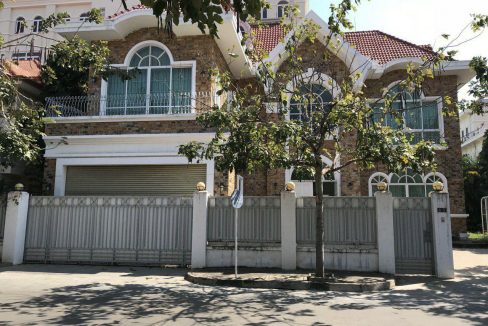 Seven Bedrooms Huge Villa for Rent in Bassac Garden (2)