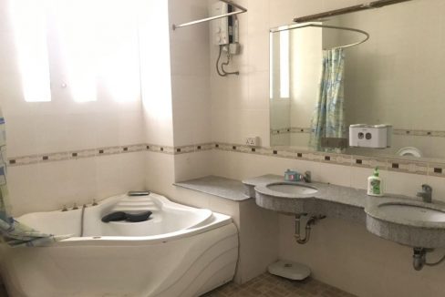 Seven Bedrooms Huge Villa for Rent in Bassac Garden (21)