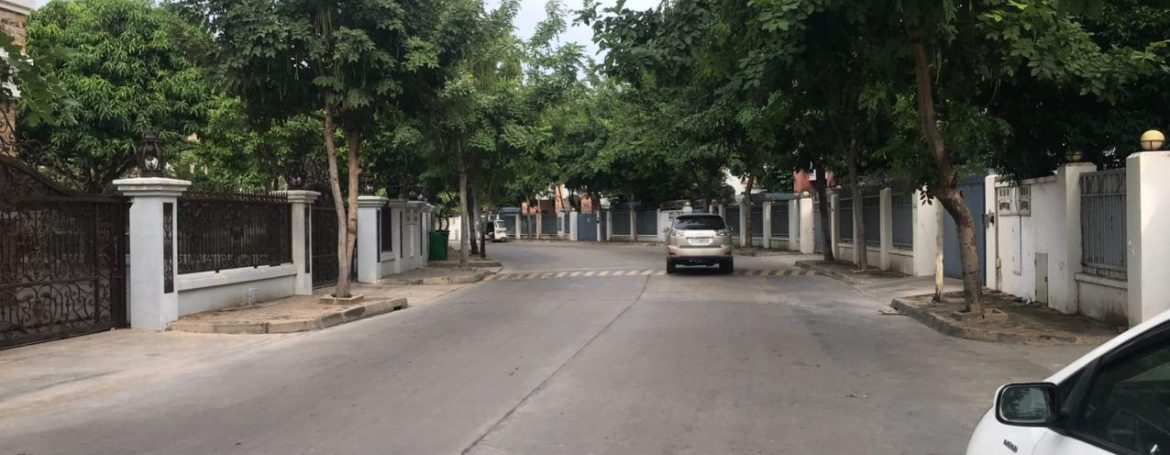Seven Bedrooms Huge Villa for Rent in Bassac Garden (22)