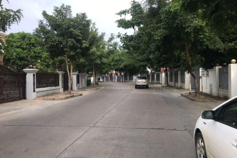 Seven Bedrooms Huge Villa for Rent in Bassac Garden (22)