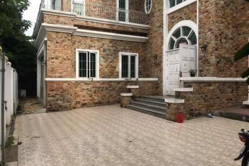 Seven Bedrooms Huge Villa for Rent in Bassac Garden (5)