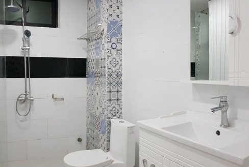 Studio Apartment for Rent in Toul Tom Pung is available now (9)