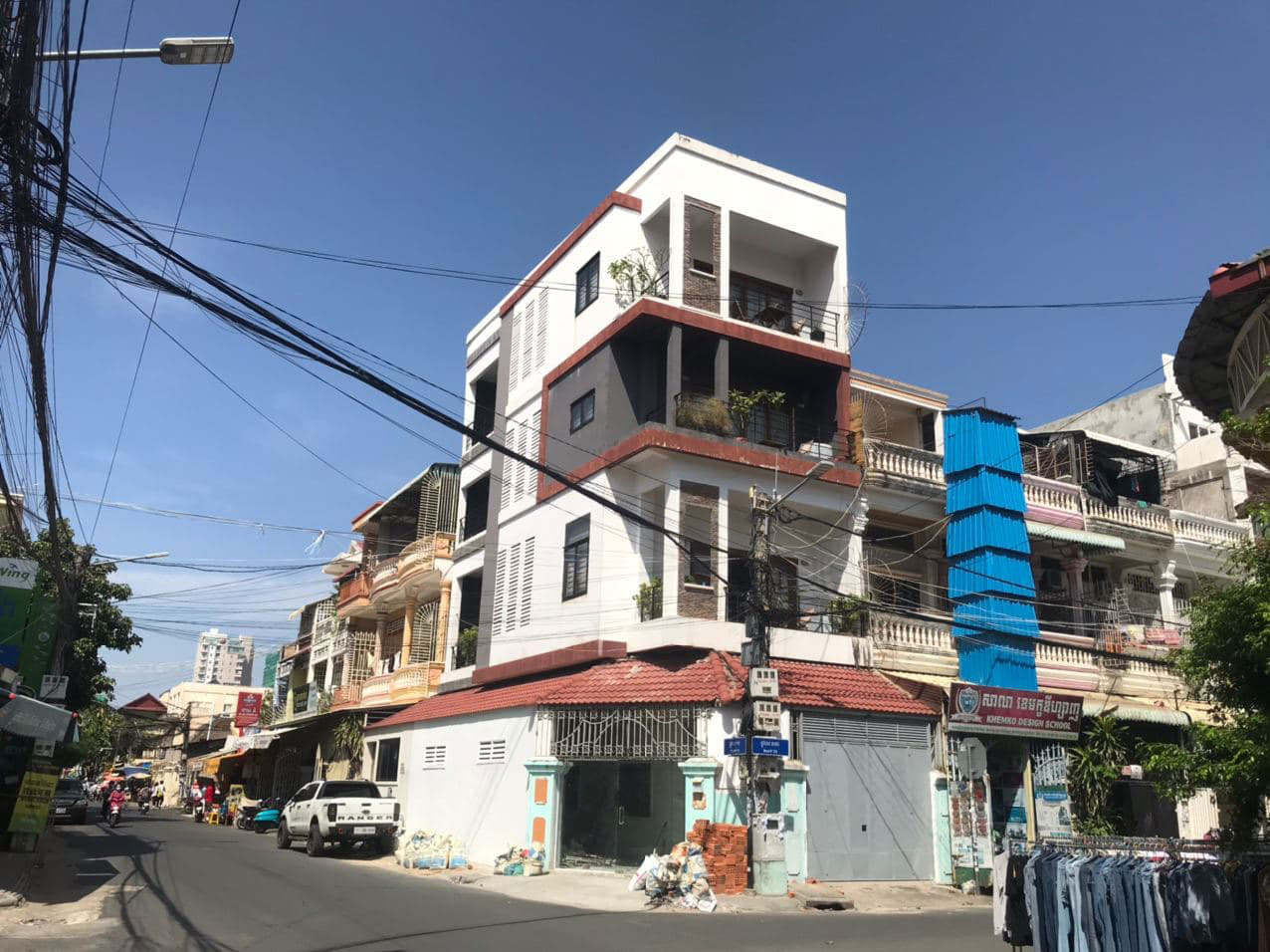 Three Bedrooms House for Rent in BKK3 is available now