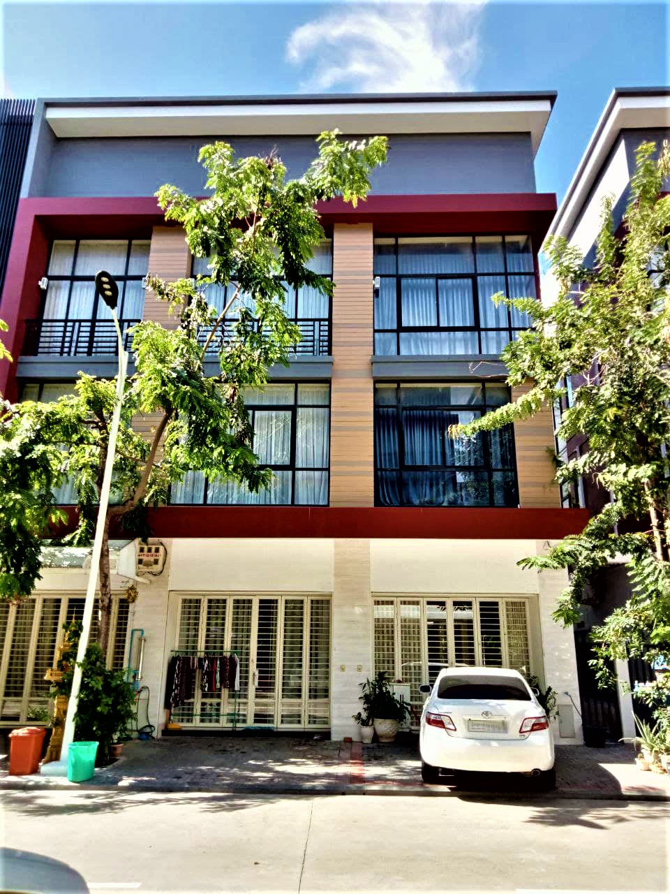 Shophouse-for-Sale-at-Borey-PH