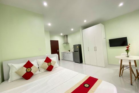 Good Location Studio Apartment for rent in BKK1 (2)