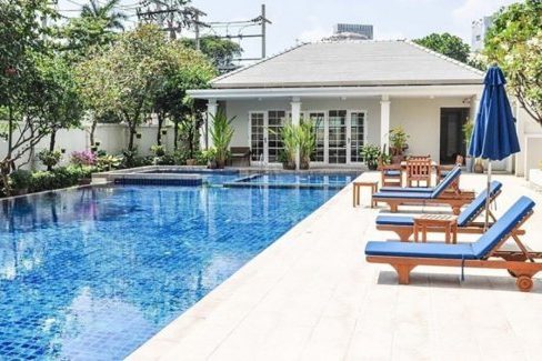 Spacious Bedroom Condominium for rent in Chroy Changvar (12)