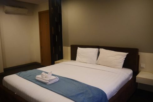 Spacious Bedroom Condominium for rent in Chroy Changvar (2)